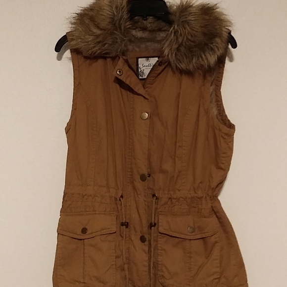 Snobbish Snap and Zip Closure Hooded Vest main image 1
